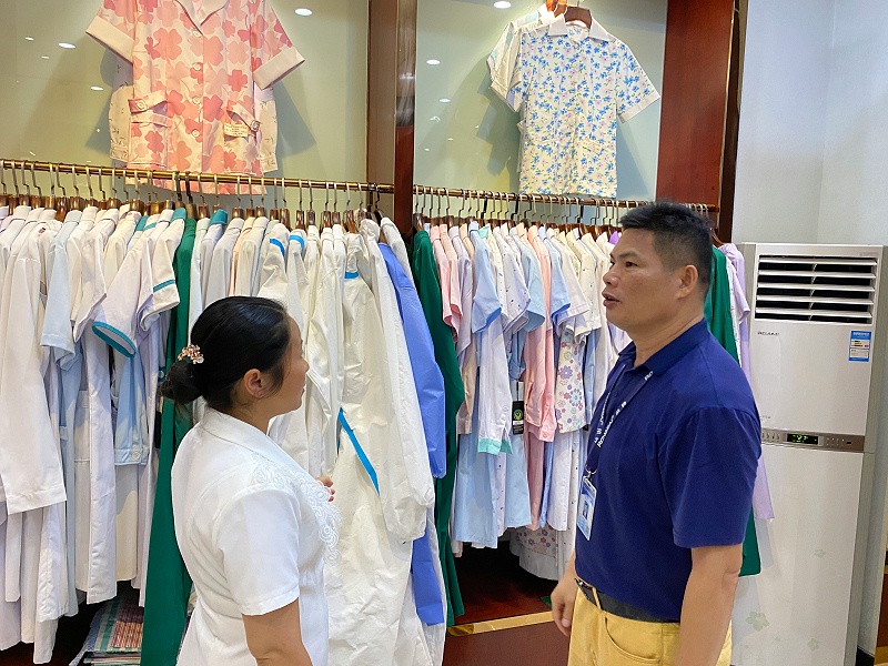 展示不同功能特点的医护面料